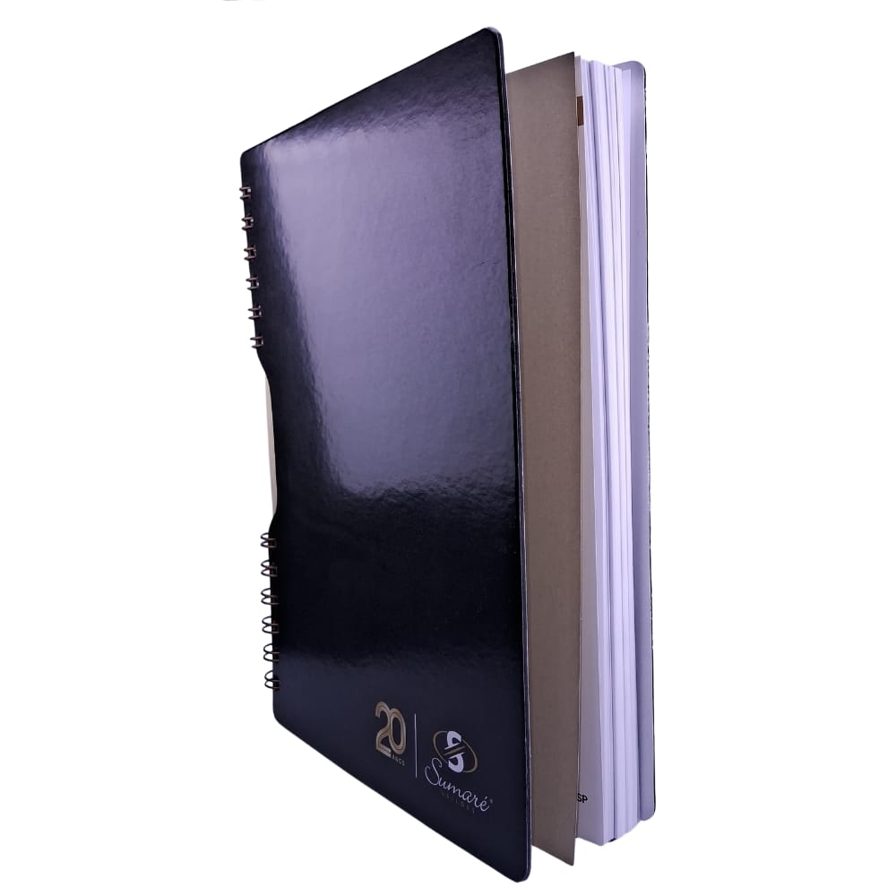 CADERNO CAPA COM RECORTE