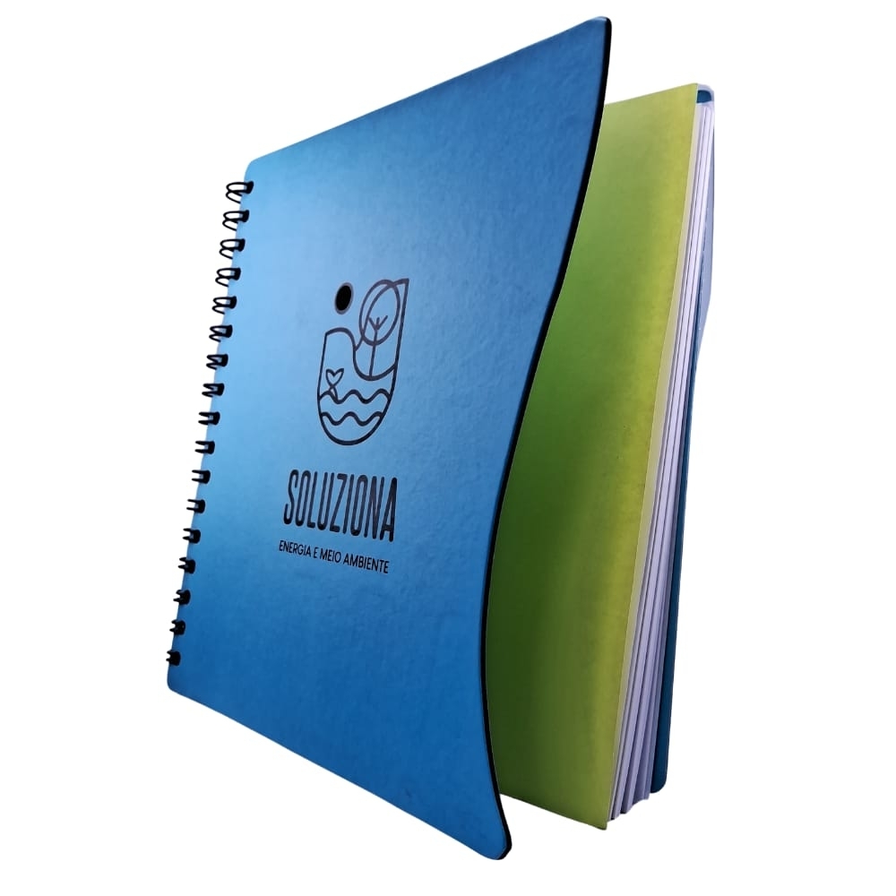 CADERNO QUADRADO COM RECORTE E VAZADO